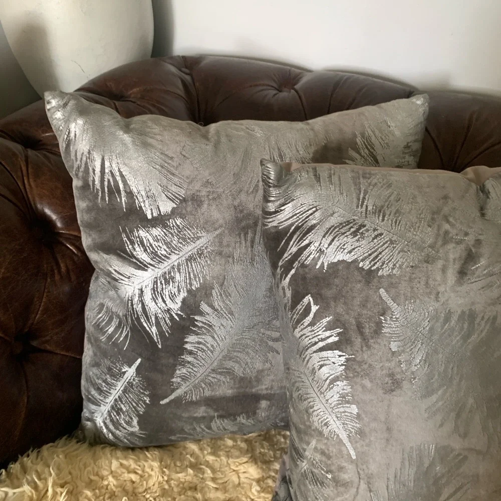 Set of 2 Z gallerie gray feather print gray shimmer down‎ filler accent pillows